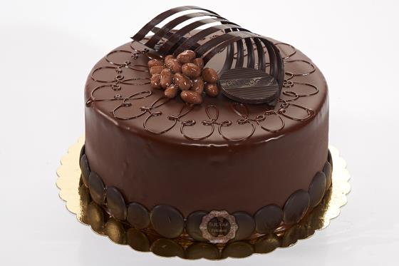 Çikolatalı Fıstıklı Soslu Pasta